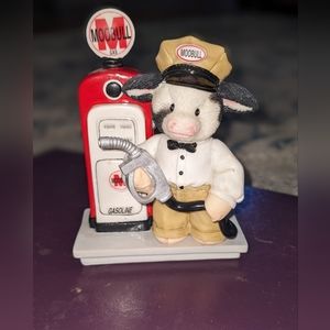 Mary Moo Moos figurines gas station